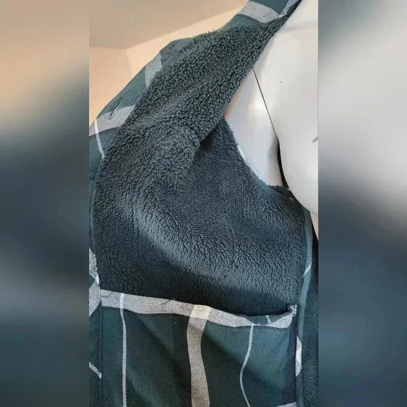 Woods Women's Evelyn Flannel Shacket Relaxed Fit Small Green Plaid - Picture 10 of 16